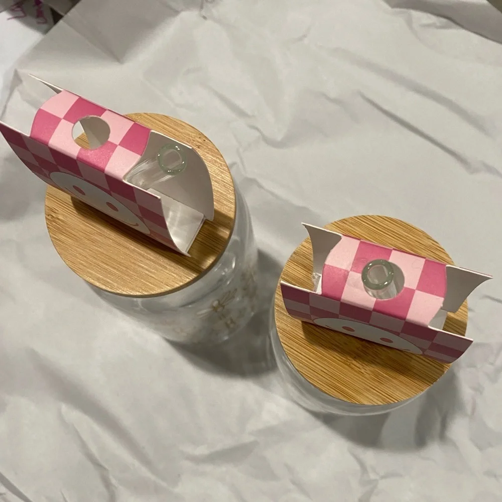 Cutest set of 2 daisy glasses( as seen on TIKTOK) reusable and oh so cute!🌼🌼